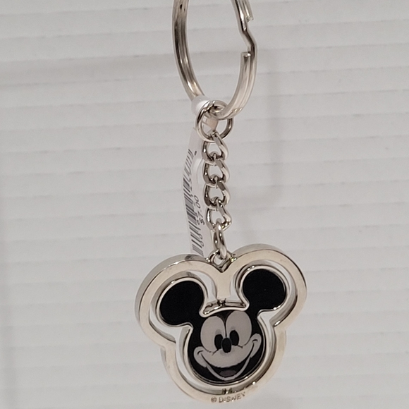 Mickey Mouse key chain key ring Spinner NWT - Picture 7 of 8